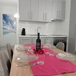 Estudio Con Piscina Y Aire Acondicionado En El Centro Del